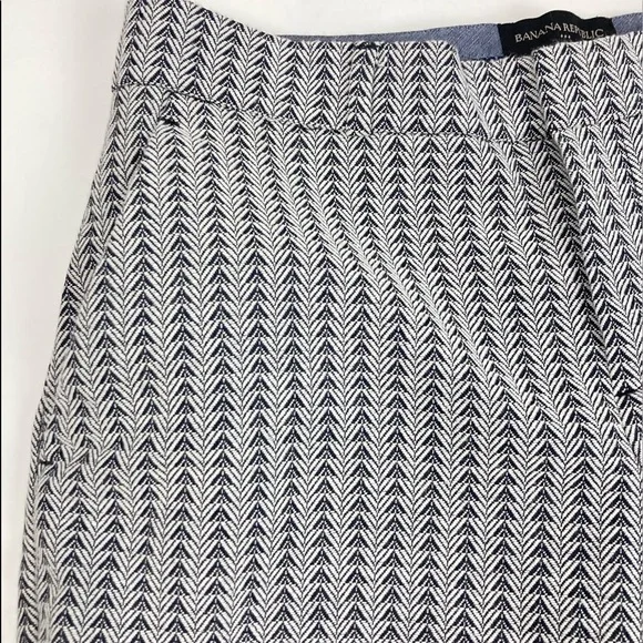 BANANA REPUBLIC 5 Inch Tailored Shorts Black/White   Size 2 - Picture 2 of 9